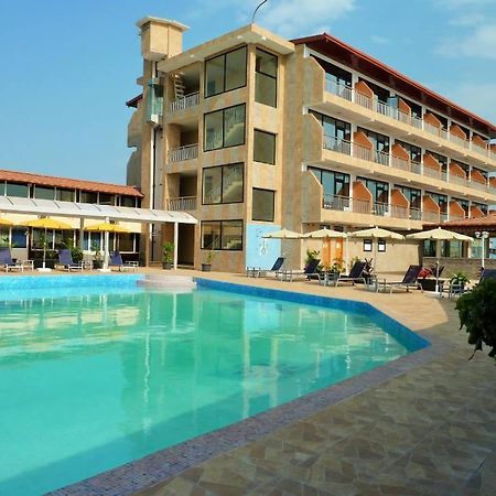 Hotel Le Petit Bateau Conakry Exterior photo