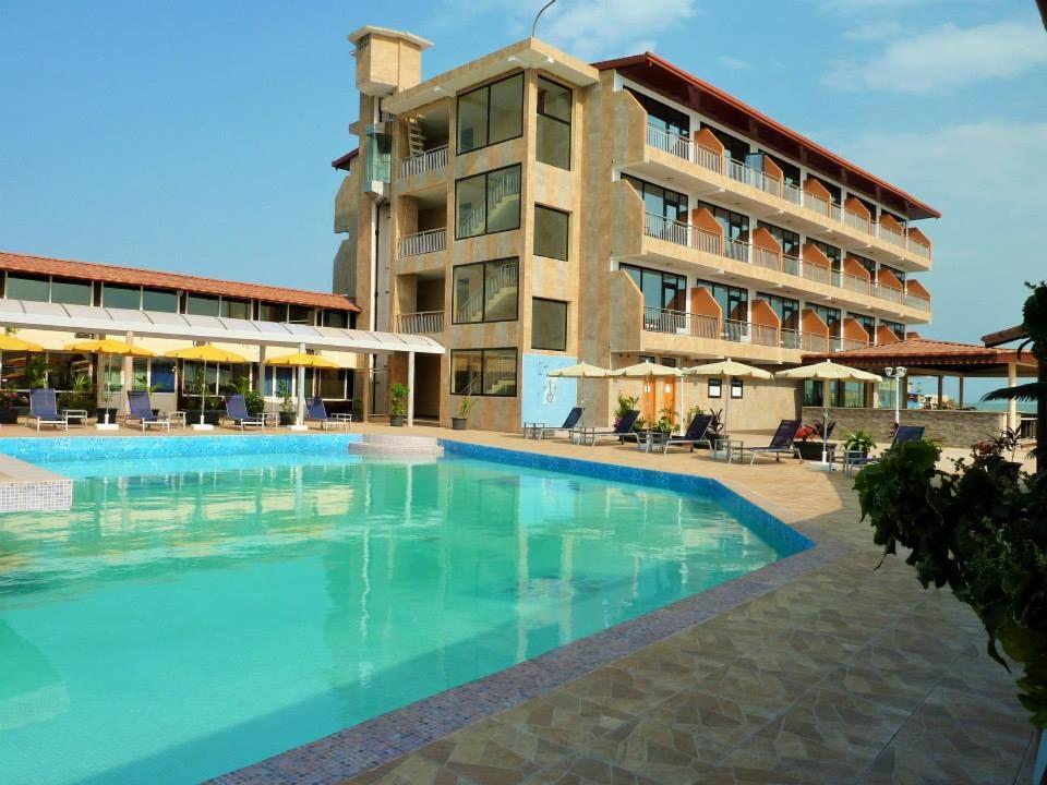 Hotel Le Petit Bateau Conakry Exterior photo